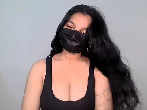 Snapshot of suzan_melly chatting on 06-24-26, 06:23 suzan melly online show from 06-24-26, 06:23