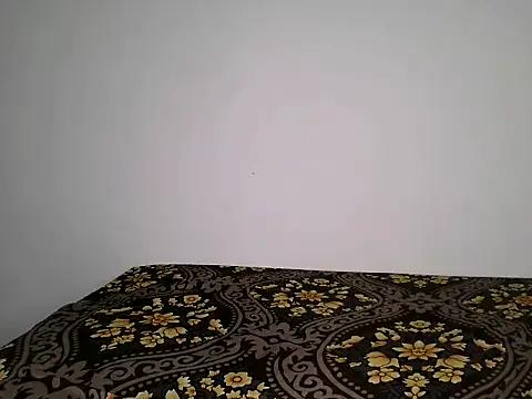 Snapshot of suzan_melly chatting on 06-27-26, 12:22 suzan melly online show from 06-27-26, 12:22
