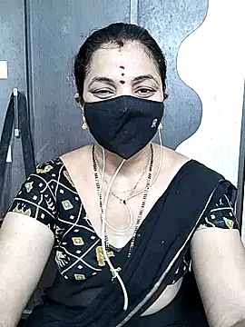 Snapshot of Leela_555 chatting on 06-04-26, 05:02 Leela 555 online show from 06-04-26, 05:02