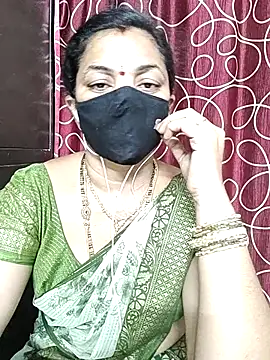 Snapshot of Leela_555 chatting on 06-21-26, 02:14 Leela 555 online show from 06-21-26, 02:14