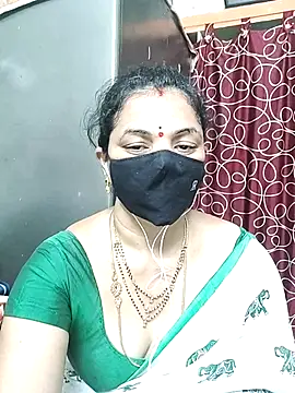 Snapshot of Leela_555 chatting on 07-07-26, 10:58 Leela 555 online show from 07-07-26, 10:58