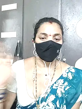 Snapshot of Leela_555 chatting on 07-14-26, 12:22 Leela 555 online show from 07-14-26, 12:22