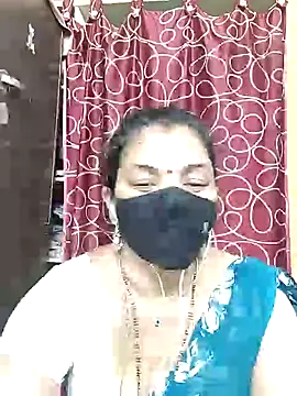Snapshot of Leela_555 chatting on 07-15-26, 01:22 Leela 555 online show from 07-15-26, 01:22