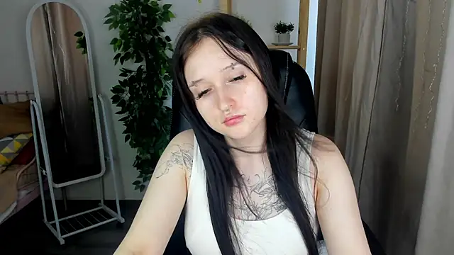 Snapshot of Emma-Blissa chatting on 07-02-26, 03:23 Emma-Blissa online show from 07-02-26, 03:23