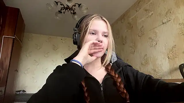 SusanaLeichty online show from 05-30-26, 06:21
