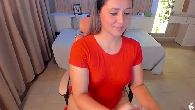 Snapshot of Alison_ang chatting on 07-06-26, 12:57 Alison ang online show from 07-06-26, 12:57