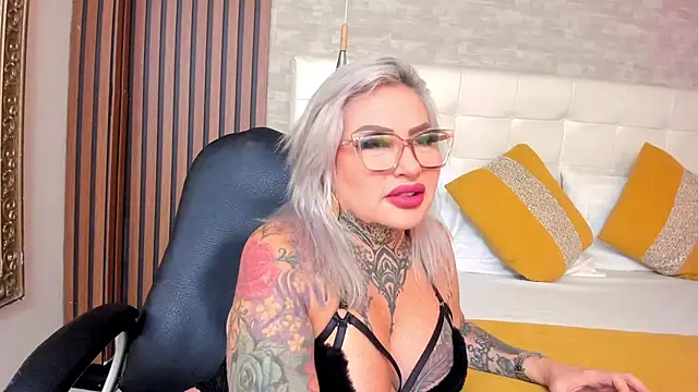 Snapshot of ArianaMora chatting on 05-30-26, 12:02 ArianaMora online show from 05-30-26, 12:02