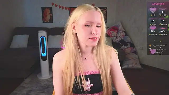 Snapshot of HILLOCHKA chatting on 06-02-26, 02:30 HILLOCHKA online show from 06-02-26, 02:30