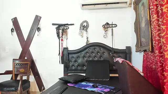 Snapshot of MartinaXBob chatting on 05-29-26, 02:31 MartinaXBob online show from 05-29-26, 02:31