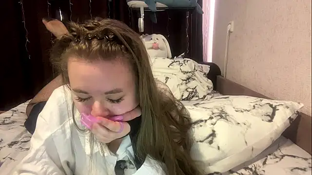 KrystalCarabine online show from 05-25-26, 04:51