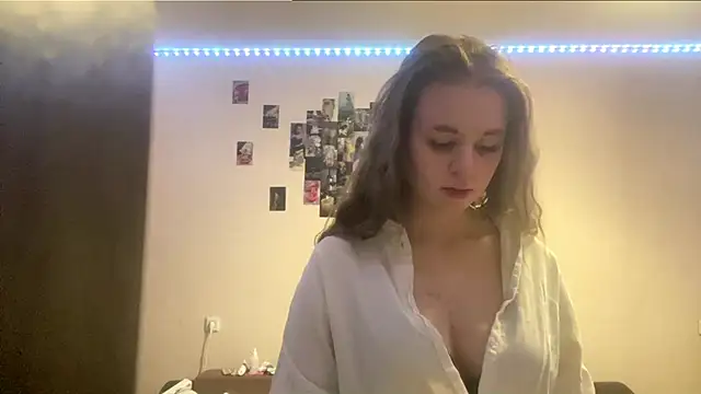 KrystalCarabine online show from 05-27-26, 06:54