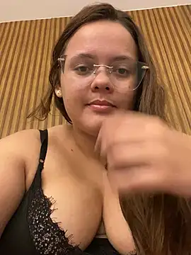 Snapshot of Laryssinha_69 chatting on 07-02-26, 01:49 Laryssinha 69 online show from 07-02-26, 01:49