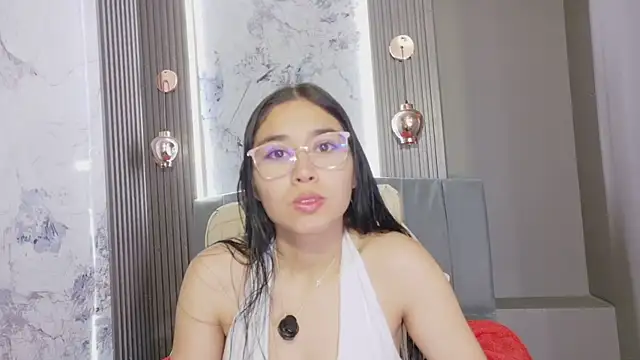 Snapshot of adaira31 chatting on 07-18-26, 01:48 adaira31 online show from 07-18-26, 01:48
