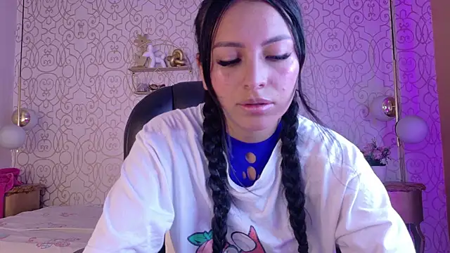 Laurengh  online show from 05-26-26, 08:27