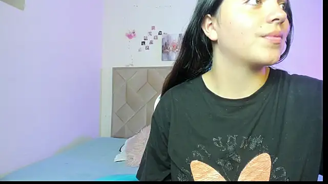 Snapshot of Tiffany_markle chatting on 05-23-26, 06:45 Tiffany markle online show from 05-23-26, 06:45