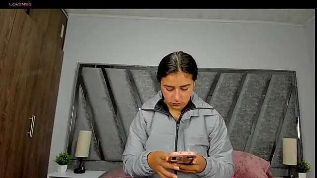 Snapshot of selene_evanss chatting on 05-30-26, 05:32 selene evanss online show from 05-30-26, 05:32