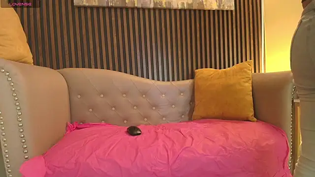 Snapshot of Madame_mature1 chatting on 07-09-26, 02:32 Madame mature1 online show from 07-09-26, 02:32