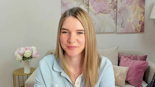 Snapshot of RoxyReignn chatting on 06-10-26, 10:08 RoxyReignn online show from 06-10-26, 10:08