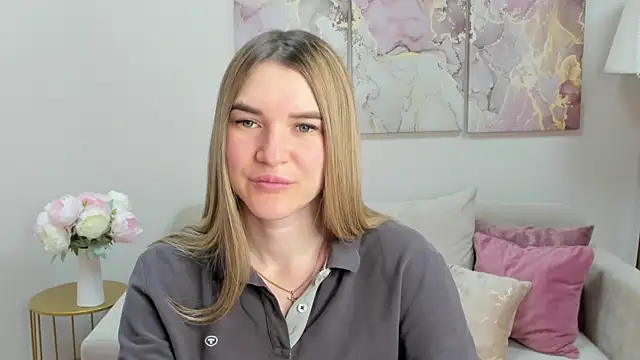 Snapshot of RoxyReignn chatting on 06-13-26, 09:57 RoxyReignn online show from 06-13-26, 09:57