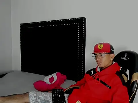 LoganNRose online show from 07-21-26, 02:47
