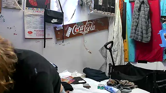 Snapshot of VanillaSnowcones chatting on 07-19-26, 07:50 VanillaSnowcones online show from 07-19-26, 07:50