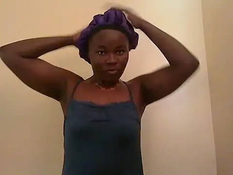 Snapshot of roziebeauty chatting on 06-20-26, 12:30 roziebeauty online show from 06-20-26, 12:30