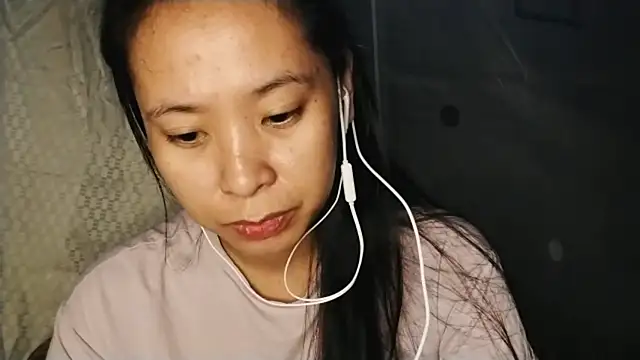Snapshot of Rosy_Tin chatting on 06-02-26, 02:08 Rosy Tin online show from 06-02-26, 02:08