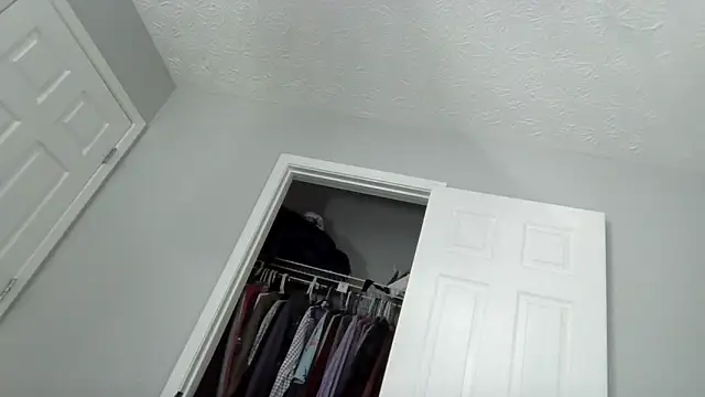 Snapshot of smoothholeee chatting on 06-22-26, 10:29 smoothholeee online show from 06-22-26, 10:29