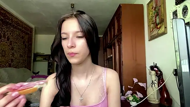 NeryLaffitte online show from 05-27-26, 08:22