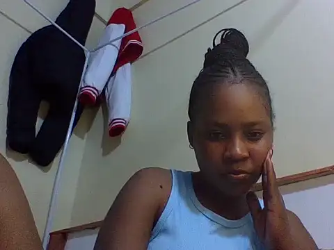 Snapshot of Prettydoll2 chatting on 05-31-26, 05:42 Prettydoll2 online show from 05-31-26, 05:42
