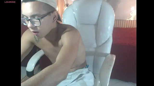 Snapshot of maximiliano_hotdevil chatting on 05-31-26, 02:09 maximiliano hotdevil online show from 05-31-26, 02:09