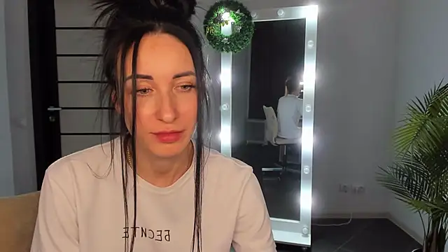 BouncySweety online show from 12-20-24, 07:39