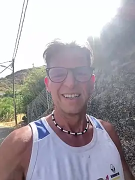 Snapshot of sam69megusta chatting on 07-19-26, 04:11 sam69megusta online show from 07-19-26, 04:11