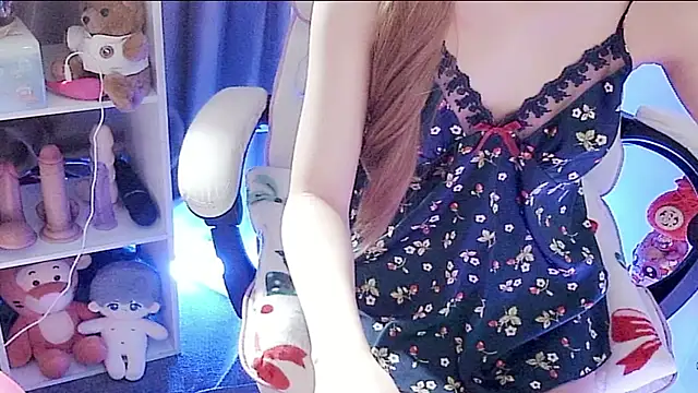 Snapshot of Jenny-Cake chatting on 07-14-26, 05:34 Jenny-Cake online show from 07-14-26, 05:34