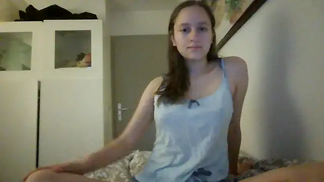 SoftieSophie online show from 05-27-26, 03:03