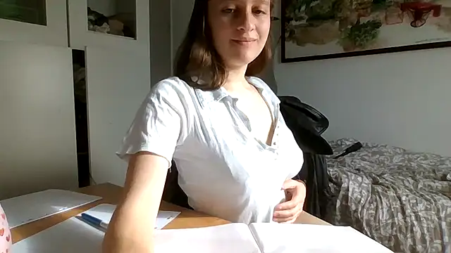 SoftieSophie online show from 05-31-26, 06:10
