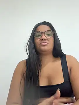 Snapshot of Eumileninha chatting on 05-29-26, 04:49 Eumileninha online show from 05-29-26, 04:49