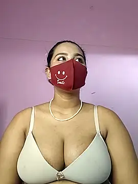 Snapshot of your-berry chatting on 05-28-26, 10:12 your-berry online show from 05-28-26, 10:12