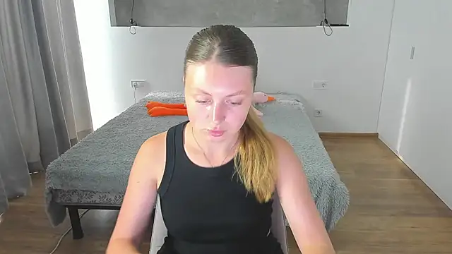 Snapshot of Kitkatvel chatting on 07-04-26, 05:24 Kitkatvel online show from 07-04-26, 05:24