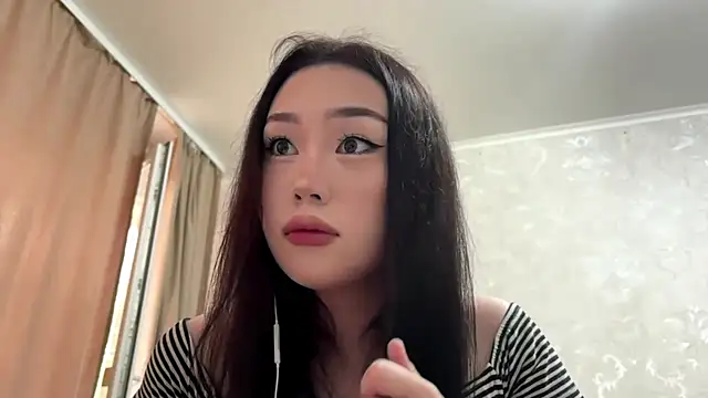 Snapshot of LilowNax chatting on 06-14-26, 03:58 LilowNax online show from 06-14-26, 03:58