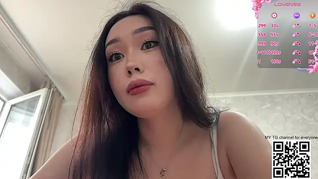Snapshot of LilowNax chatting on 06-29-26, 02:06 LilowNax online show from 06-29-26, 02:06
