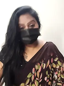 Snapshot of Meera_mia chatting on 06-17-26, 07:22 Meera mia online show from 06-17-26, 07:22