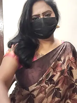 Snapshot of Meera_mia chatting on 06-23-26, 07:45 Meera mia online show from 06-23-26, 07:45