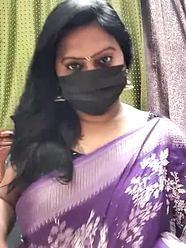 Snapshot of Meera_mia chatting on 06-26-26, 01:32 Meera mia online show from 06-26-26, 01:32