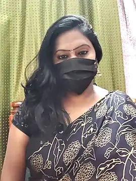Snapshot of Meera_mia chatting on 06-28-26, 07:47 Meera mia online show from 06-28-26, 07:47