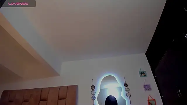 Snapshot of Estrella_rousel chatting on 06-18-26, 09:52 Estrella rousel online show from 06-18-26, 09:52