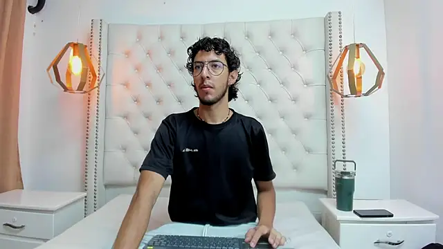 Snapshot of LEO_SANZ66 chatting on 06-22-26, 12:24 LEO SANZ66 online show from 06-22-26, 12:24