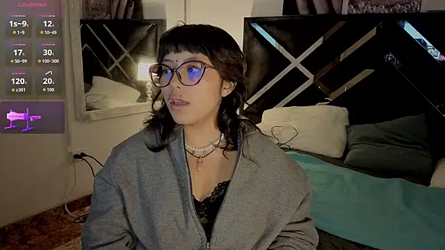 Snapshot of hannita_01 chatting on 07-16-26, 12:11 hannita 01 online show from 07-16-26, 12:11