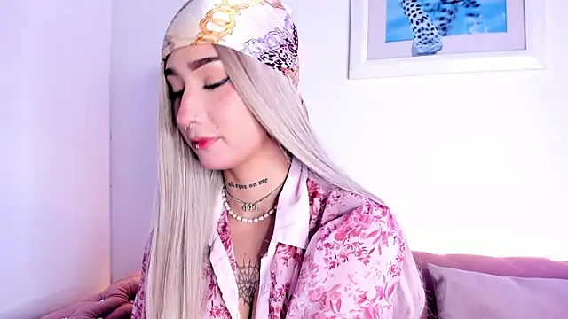 SophieMoneet online show from 05-29-26, 12:36