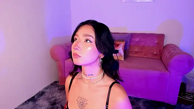 Snapshot of SophieMoneet chatting on 07-17-26, 12:45 SophieMoneet online show from 07-17-26, 12:45